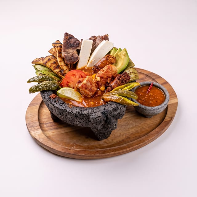 Molcajete Mixto.